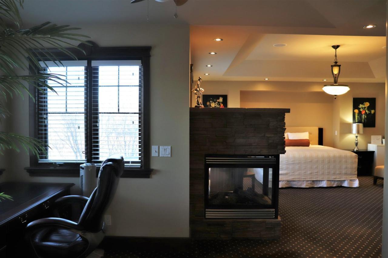 Westmount River Inn YYC Exteriör bild