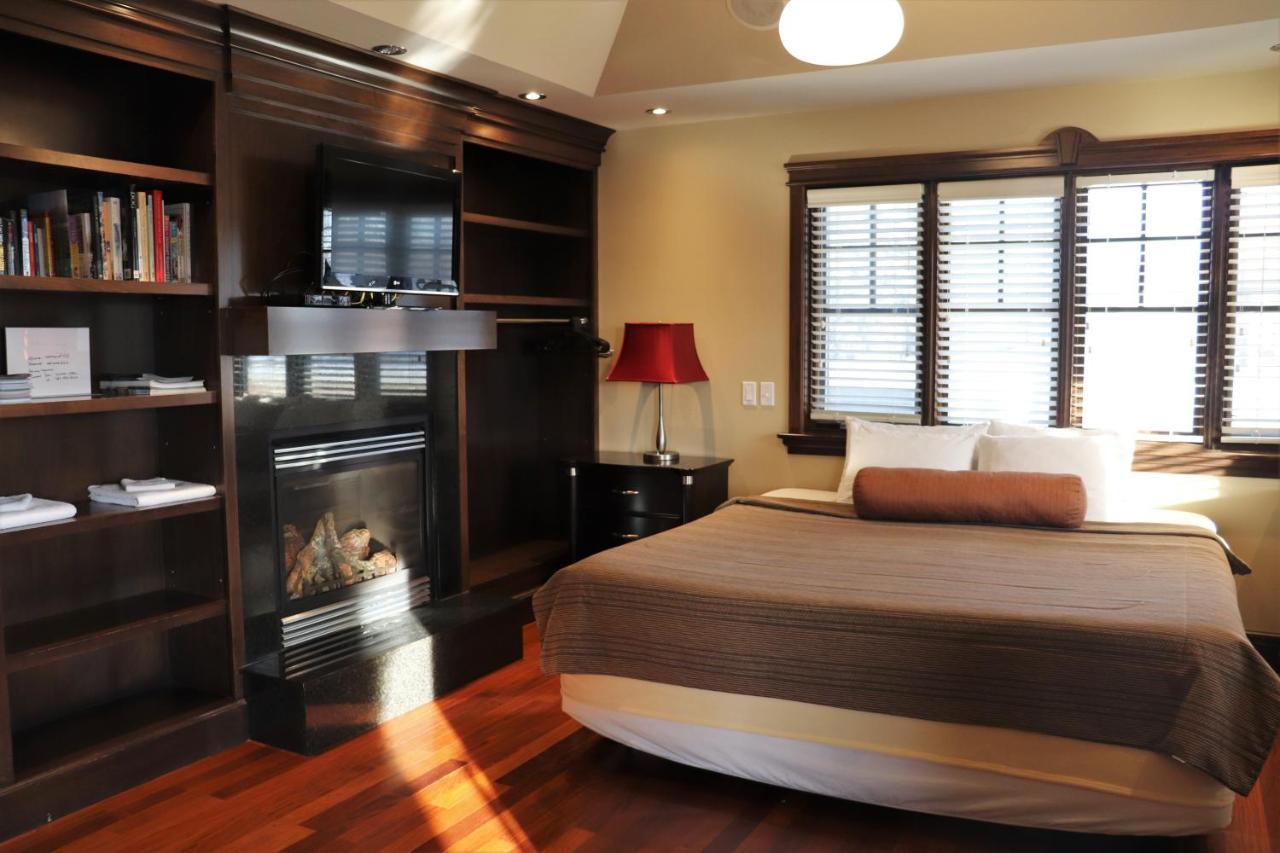 Westmount River Inn YYC Exteriör bild