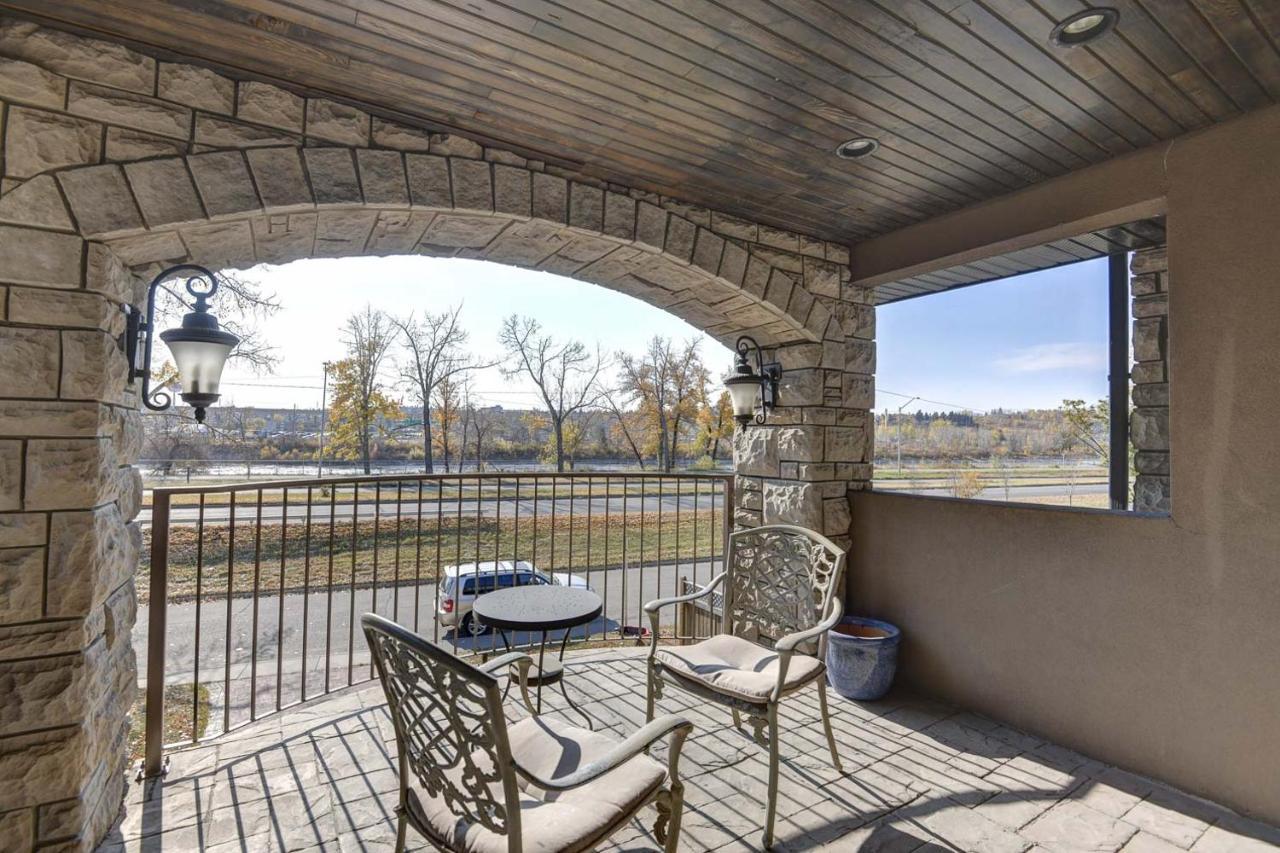 Westmount River Inn YYC Exteriör bild