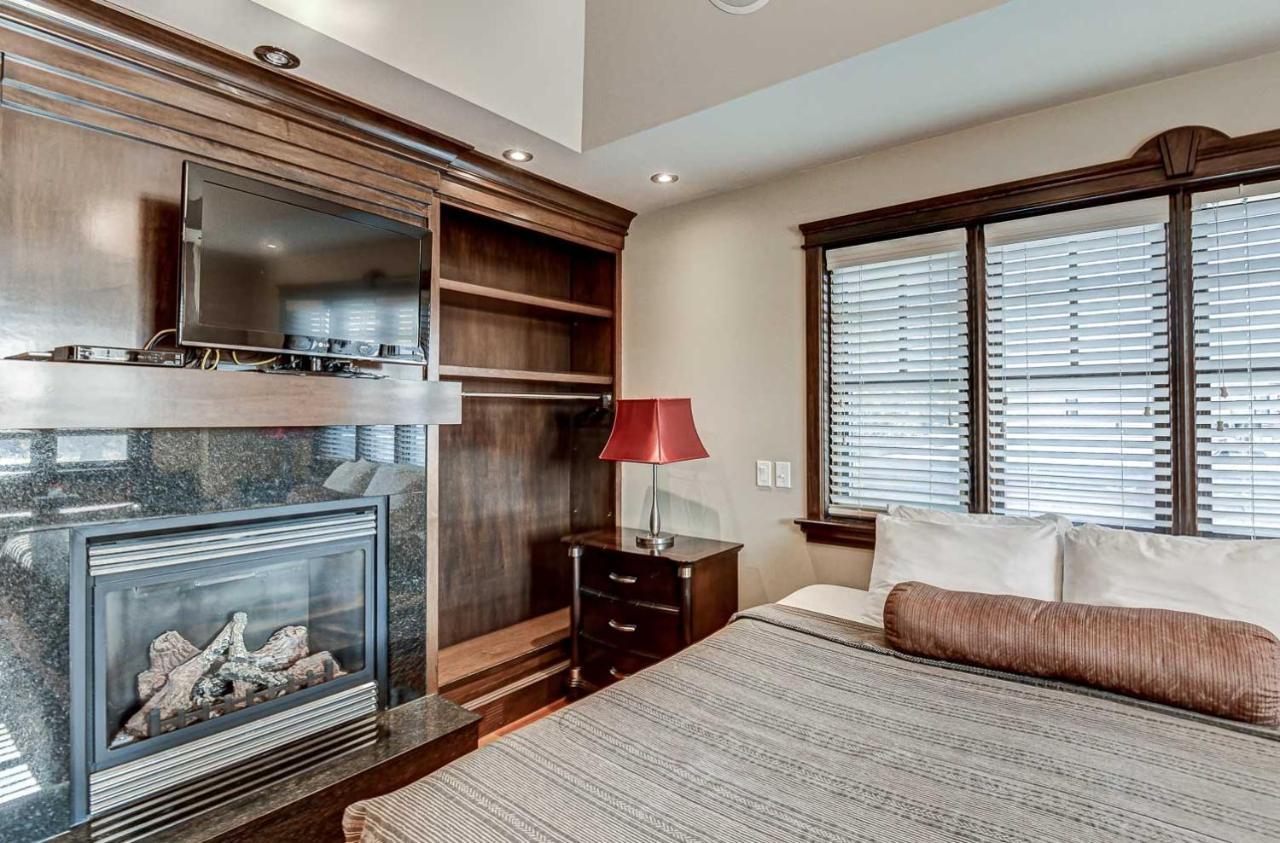 Westmount River Inn YYC Exteriör bild