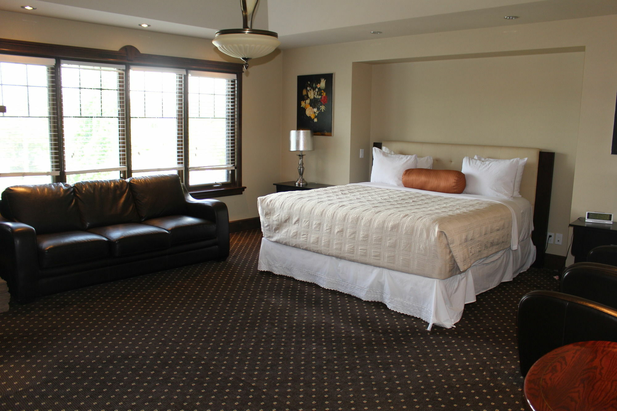 Westmount River Inn YYC Exteriör bild