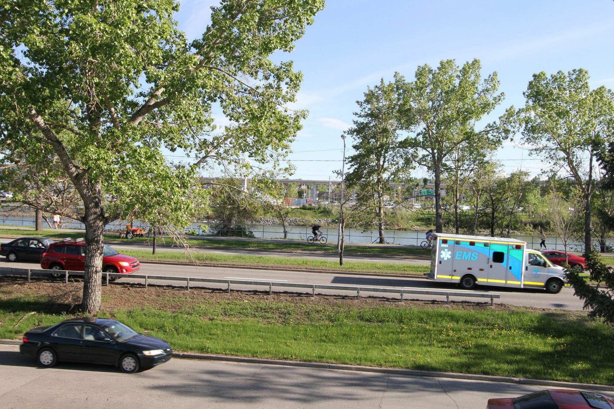 Westmount River Inn YYC Exteriör bild