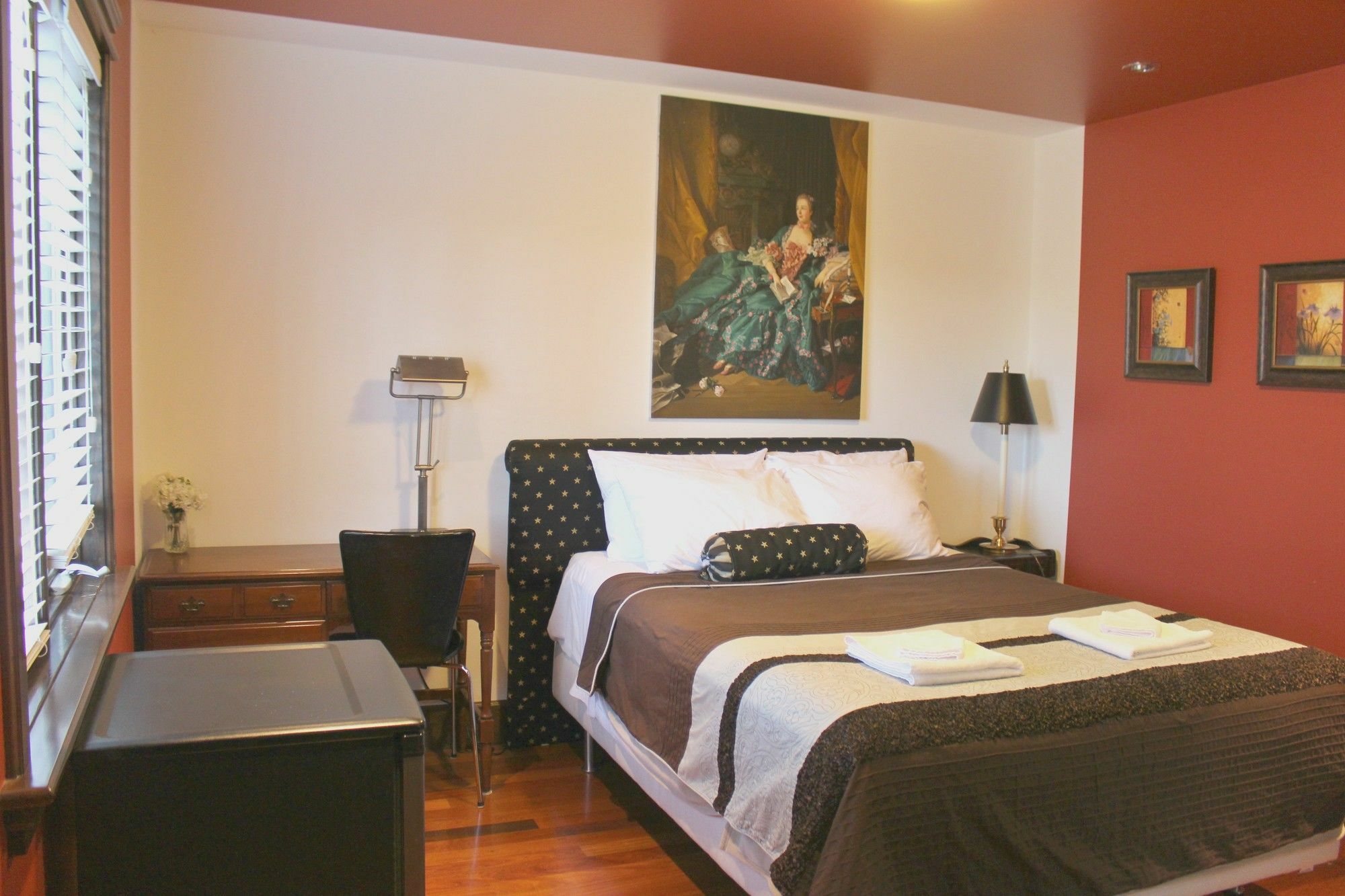 Westmount River Inn YYC Exteriör bild